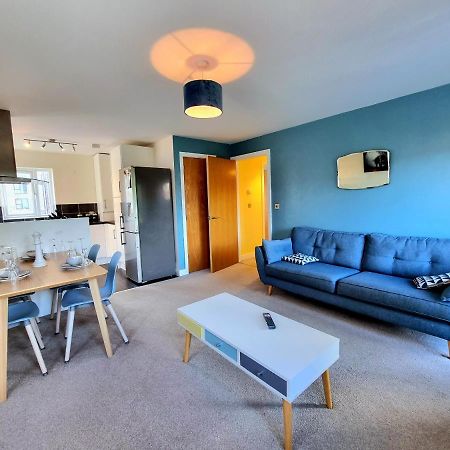 Luxury 2-Bedroom Service Apartment With Balcony Manchester Buitenkant foto