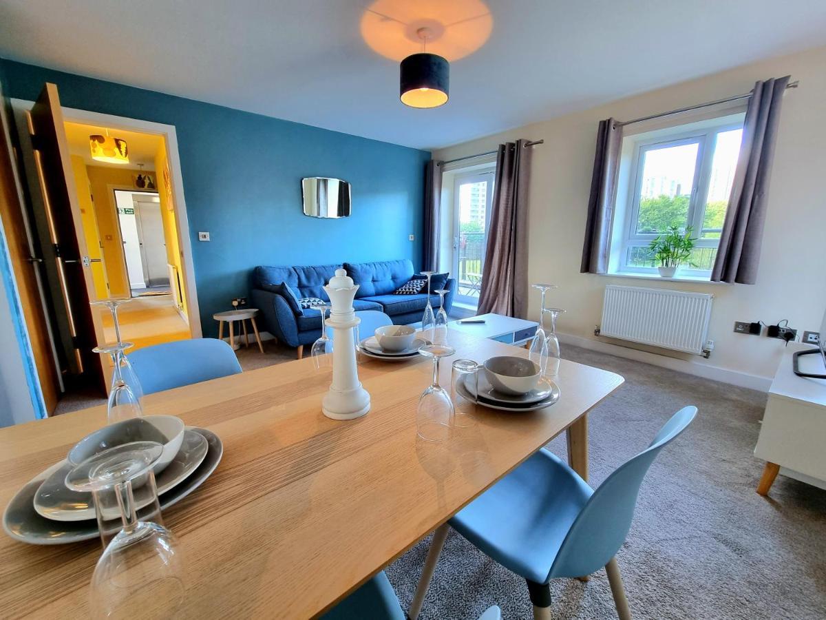 Luxury 2-Bedroom Service Apartment With Balcony Manchester Buitenkant foto