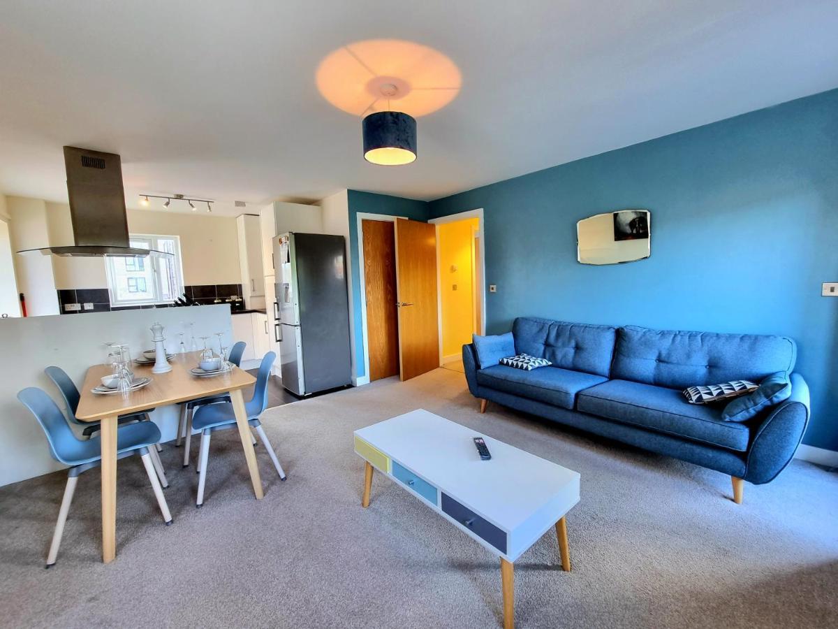 Luxury 2-Bedroom Service Apartment With Balcony Manchester Buitenkant foto